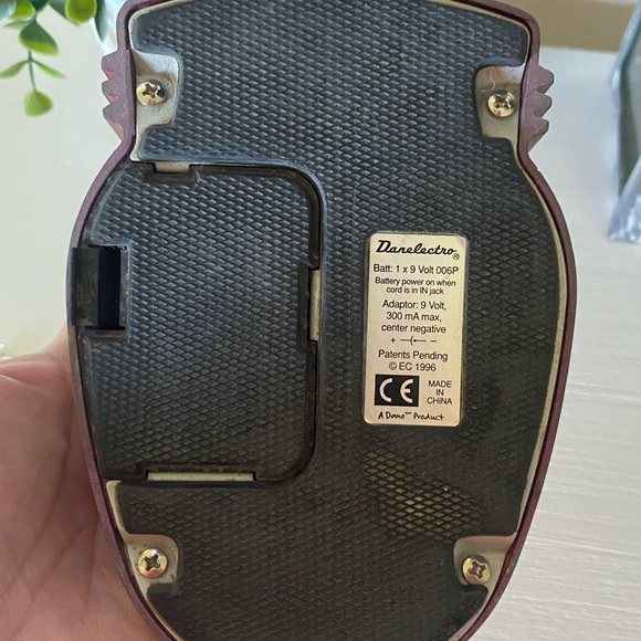 Danelectro FabTone Distortion Overdrive Fuzz Guitar Pedals 9 Volt Red Control - Picture 6 of 12